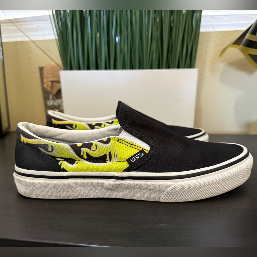 ✨SOLD✨Vans Slime Slip Ons